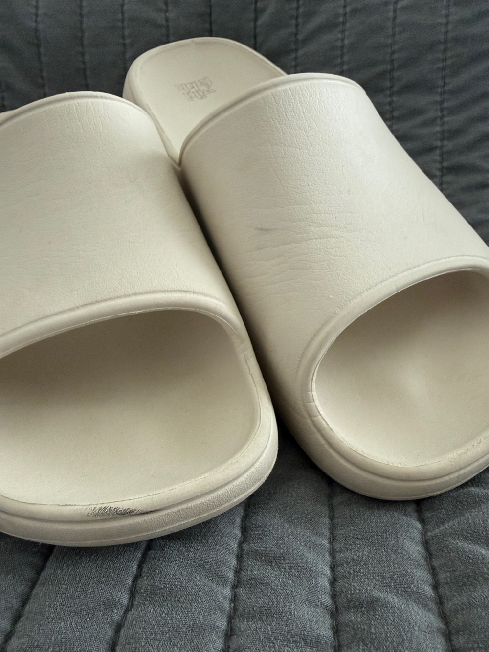 Women’s slides - Picture 4 of 4